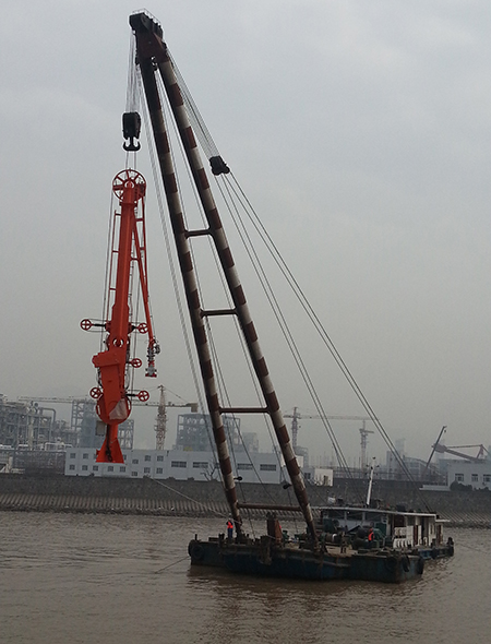 大榭万华码头输油臂安装2 - 副本 (2).jpg