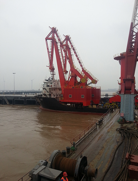 嘉兴码头门机安装 - 副本 (2).jpg