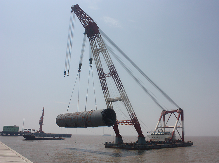 嘉兴乍浦港为浙江卫星能源码头吊大件 - 副本 (2).JPG