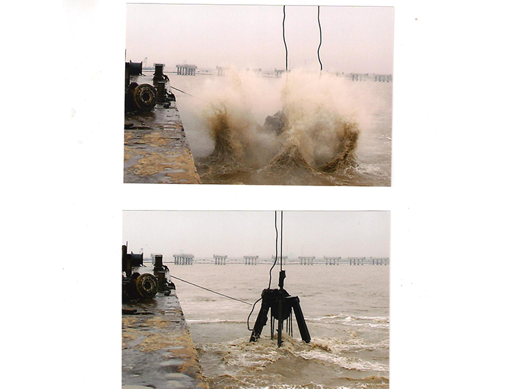 码头前沿疏浚6 - 副本 (2).jpg