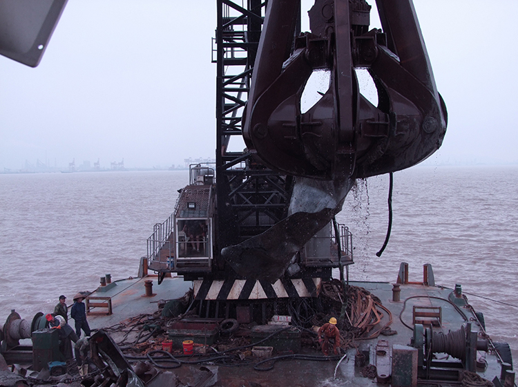 宁波舟山港北仑锚地清障工程 - 副本 (2).jpg