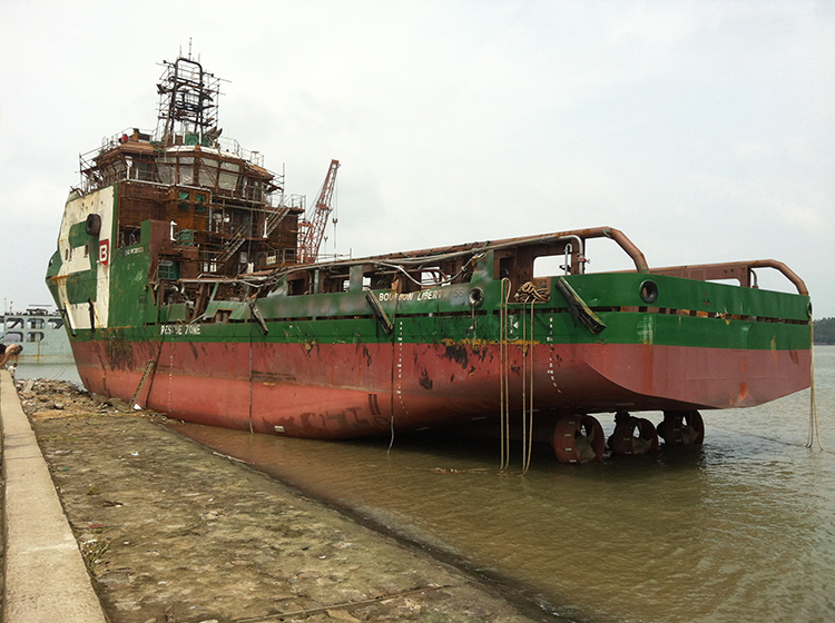 搁浅船移位 - 副本 (2).jpg