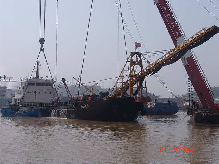 江甬6号沉船打捞1 - 副本 (2).jpg