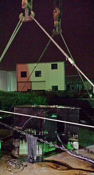 甬江码头油箱打捞 - 副本 (2).jpg