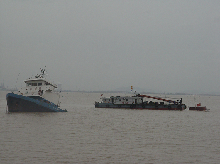 宇航666沉船打捞 - 副本 (2).JPG