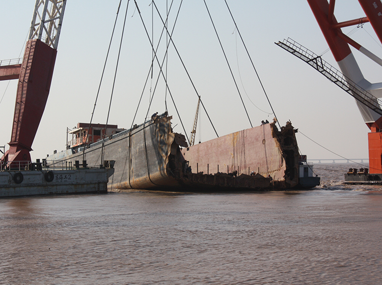 宇航666沉船打捞1 - 副本 (2).jpg