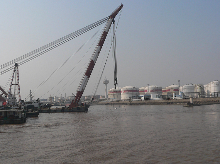 镇海甬江口“鄞通顺84”沉船打捞6 - 副本 (2).JPG